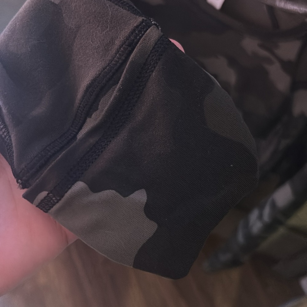 Lululemon Athletica Camouflage Long Sleeve Top - Picture 5 of 5